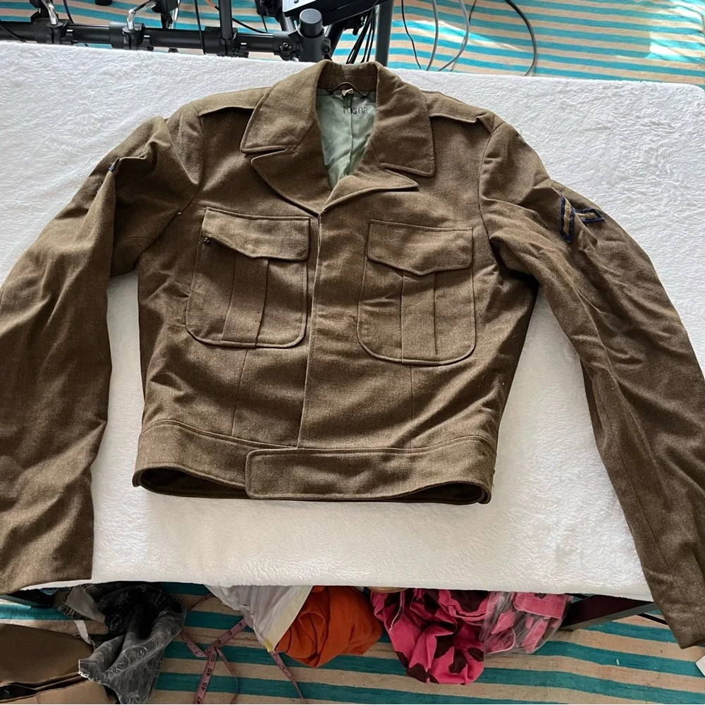 VTG U.S. Army Wool Ike Eisenhower field jacket two-stripe enlisted rank insignia